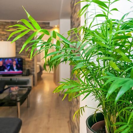 Relaxing 2Bd Apartment, Ground Floor - Walk To Old Town Split Kültér fotó