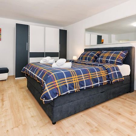 Relaxing 2Bd Apartment, Ground Floor - Walk To Old Town Split Kültér fotó