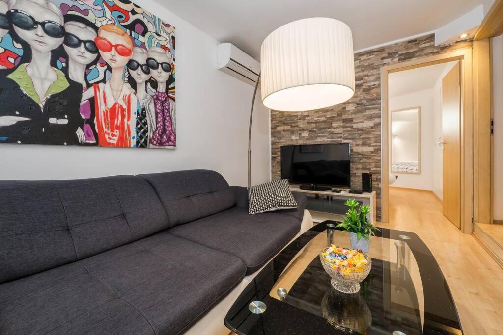 Relaxing 2Bd Apartment, Ground Floor - Walk To Old Town Split Kültér fotó