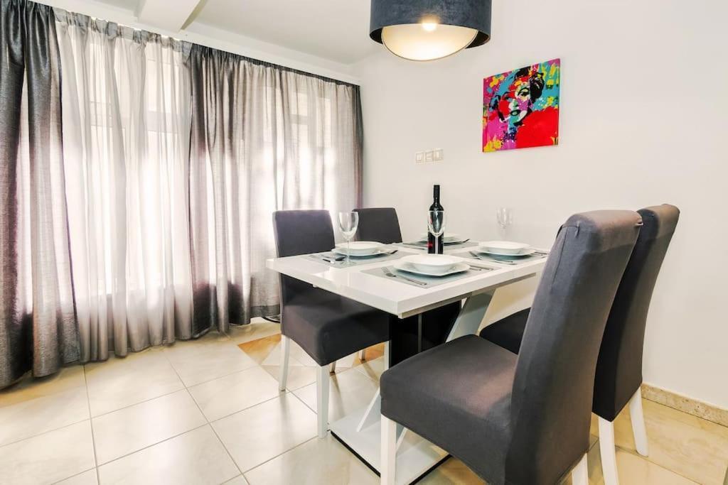 Relaxing 2Bd Apartment, Ground Floor - Walk To Old Town Split Kültér fotó