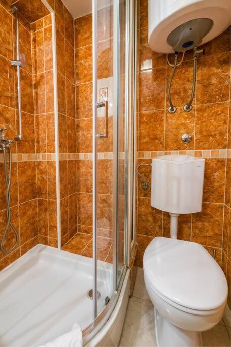 Relaxing 2Bd Apartment, Ground Floor - Walk To Old Town Split Kültér fotó