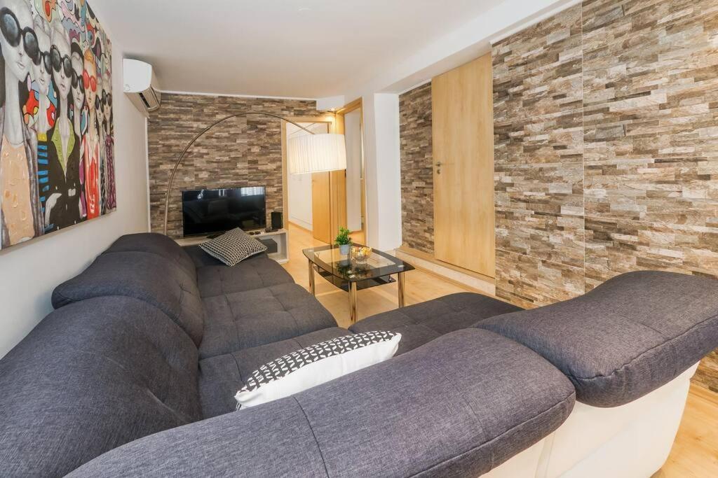 Relaxing 2Bd Apartment, Ground Floor - Walk To Old Town Split Kültér fotó
