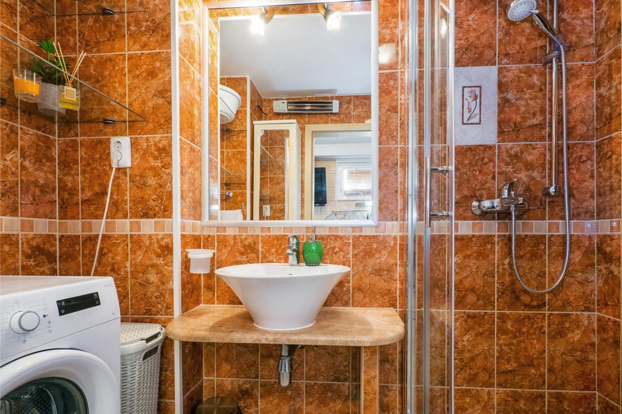 Relaxing 2Bd Apartment, Ground Floor - Walk To Old Town Split Kültér fotó