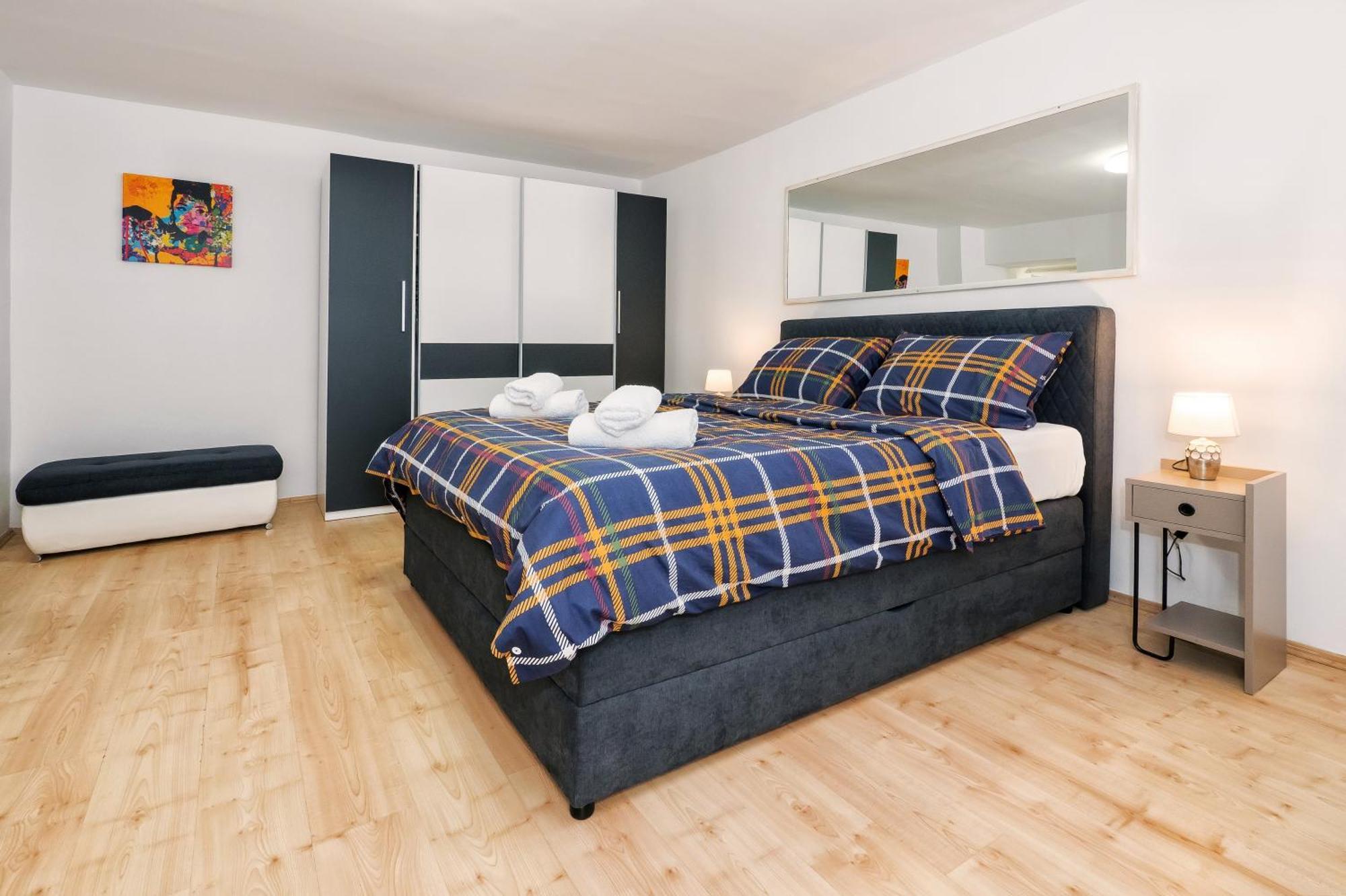 Relaxing 2Bd Apartment, Ground Floor - Walk To Old Town Split Kültér fotó