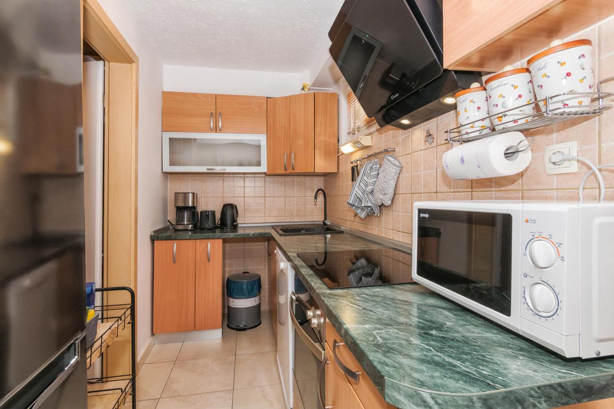 Relaxing 2Bd Apartment, Ground Floor - Walk To Old Town Split Kültér fotó