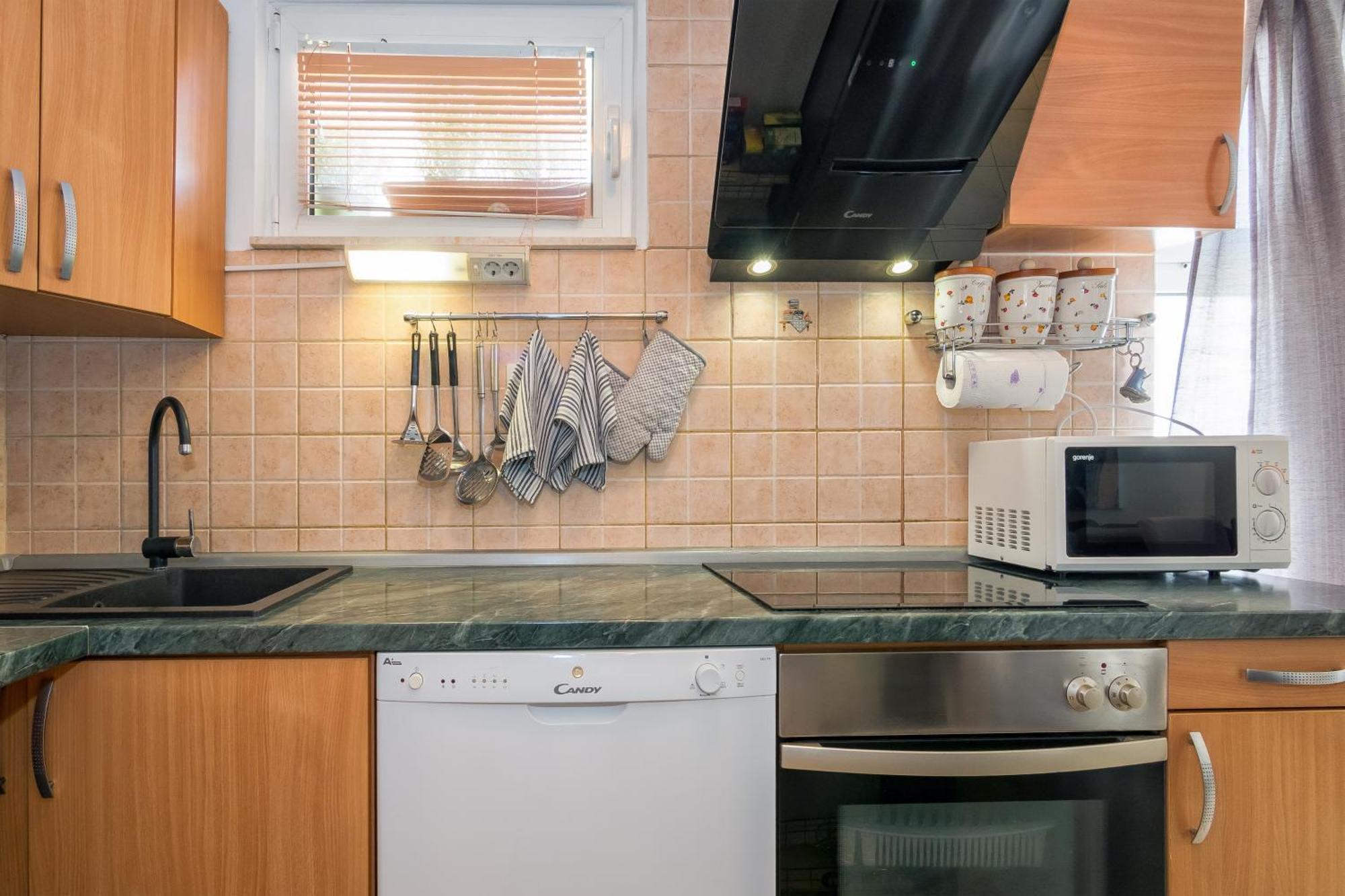 Relaxing 2Bd Apartment, Ground Floor - Walk To Old Town Split Kültér fotó