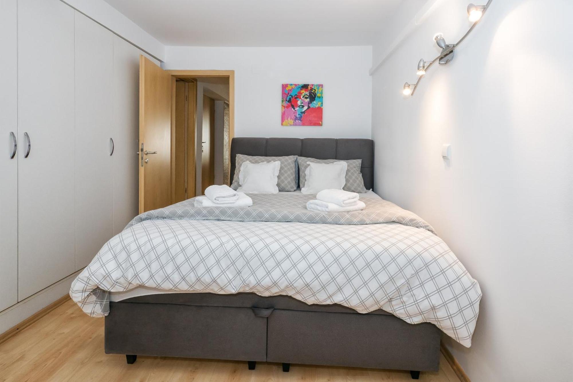 Relaxing 2Bd Apartment, Ground Floor - Walk To Old Town Split Kültér fotó